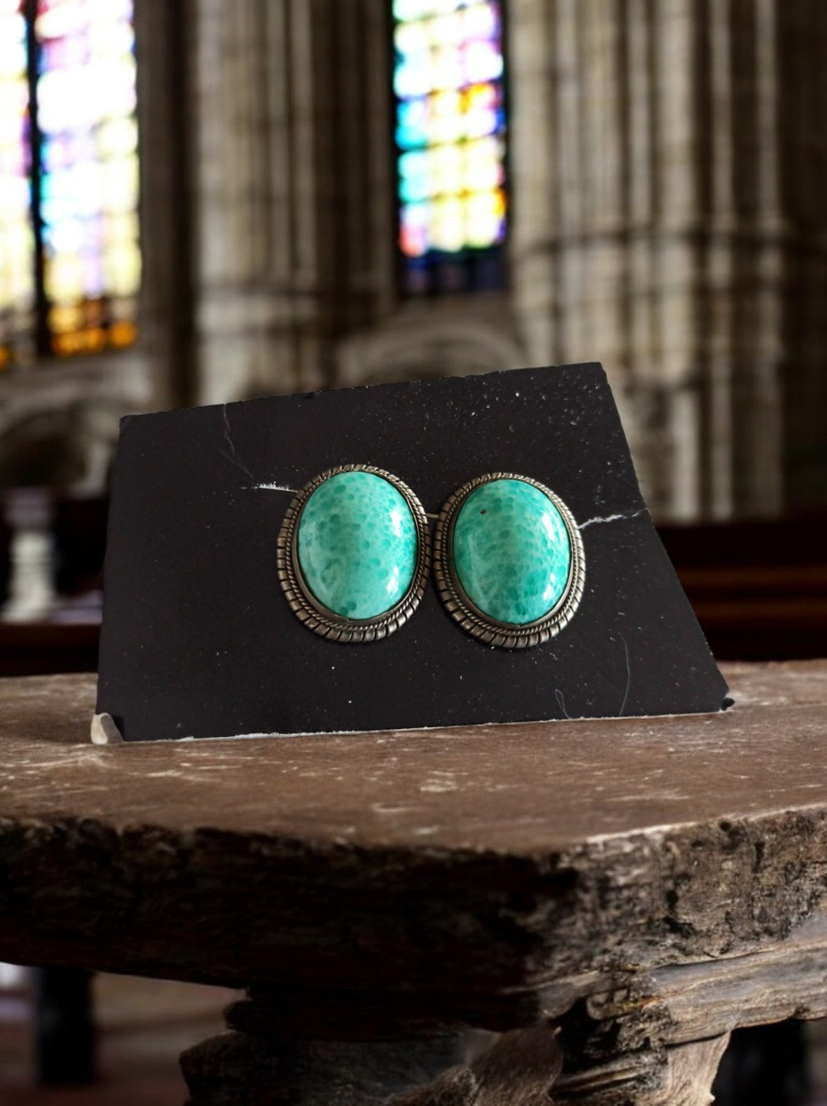 "Boucles d'oreilles fantaisie vintage des années 1970"
