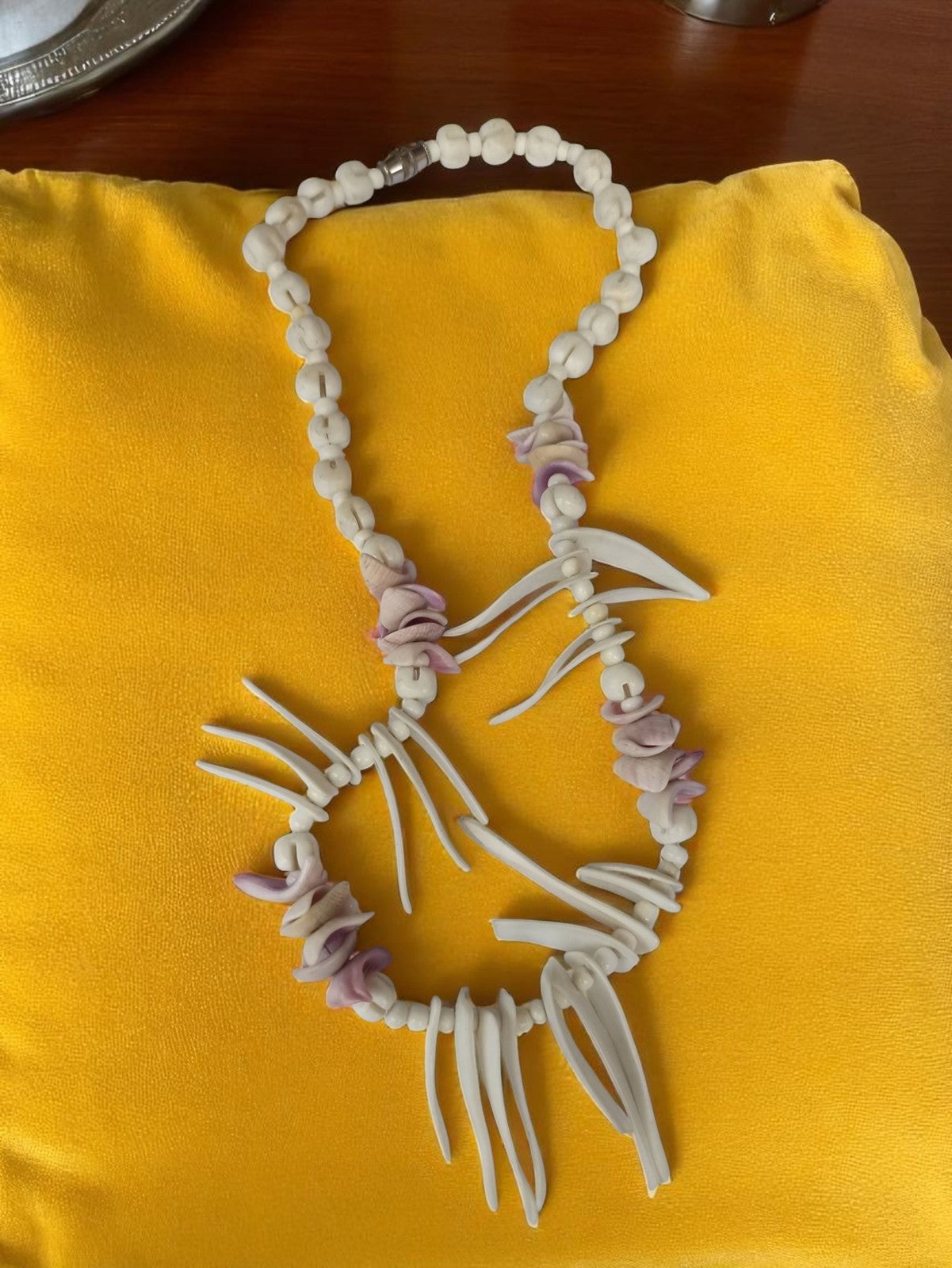 Collier vintage coquillages naturels blanc mauve, bijou rétro ancien