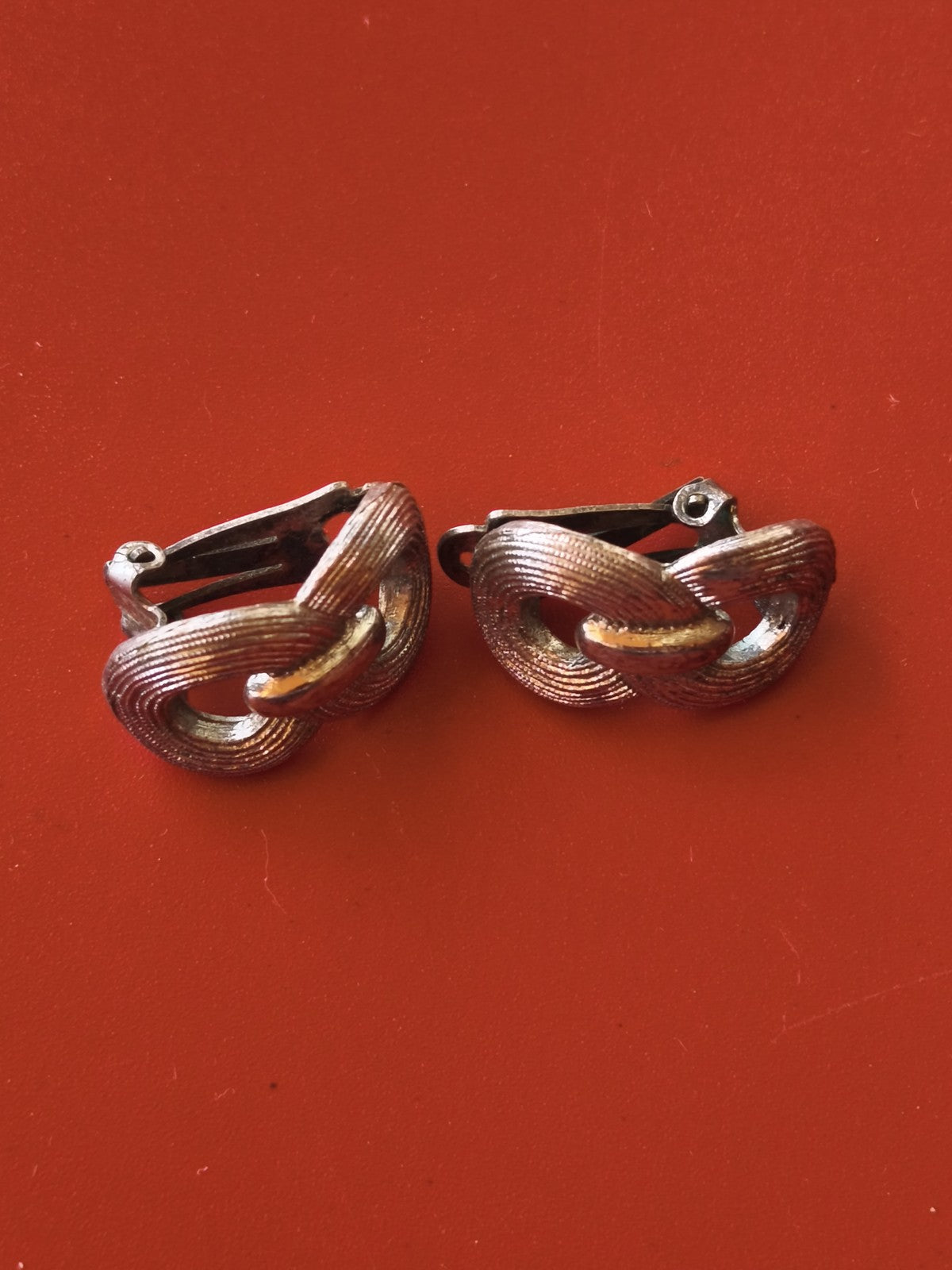 Paire de boucles d?oreilles vintage ancienne rétro pour collectionneur bijou d?é