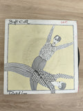 Soft Cell Tainted Love vinyle 45 tours pochette illustrée noir blanc jaune