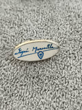 Pin's vintage "Signé Marseille" blanc bleu émaillé rétro badge ancien (Ref 9)