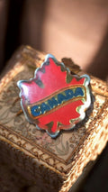 Pin's vintage feuille érable CANADA rouge doré ancien badge rétro