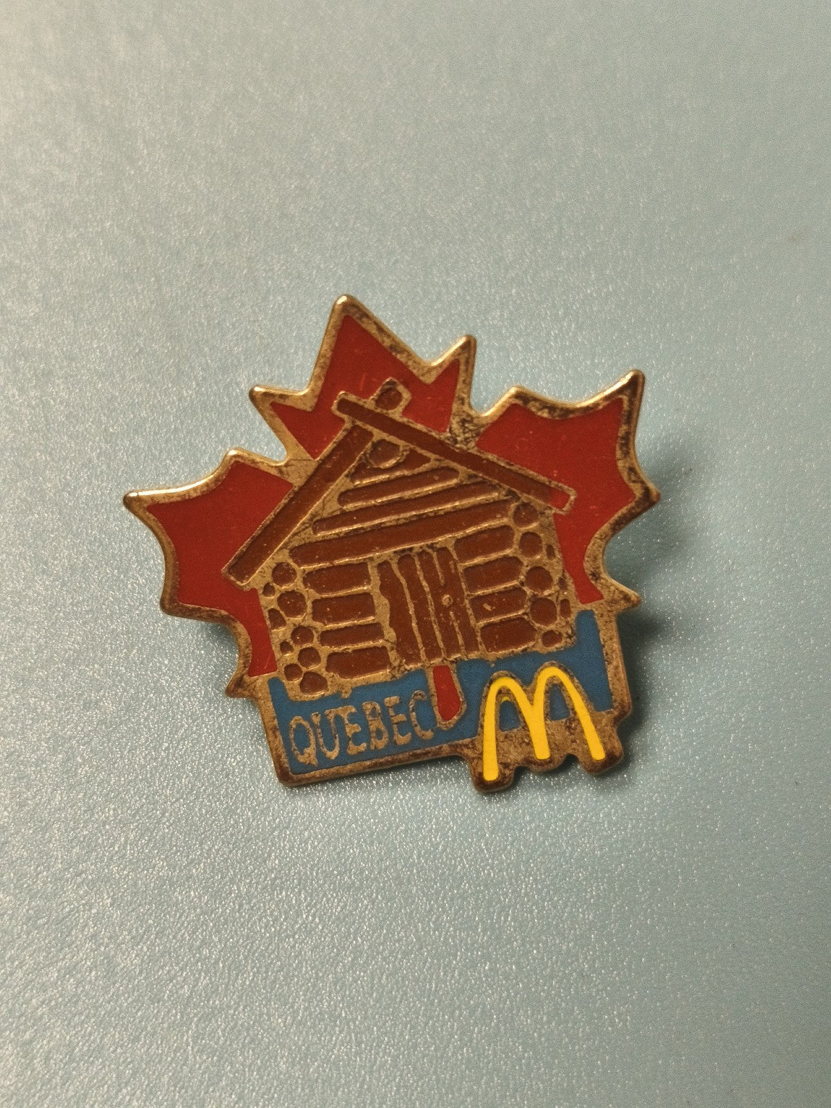 Vintage pin's McDonald's Québec feuille érable cabane collection fast food