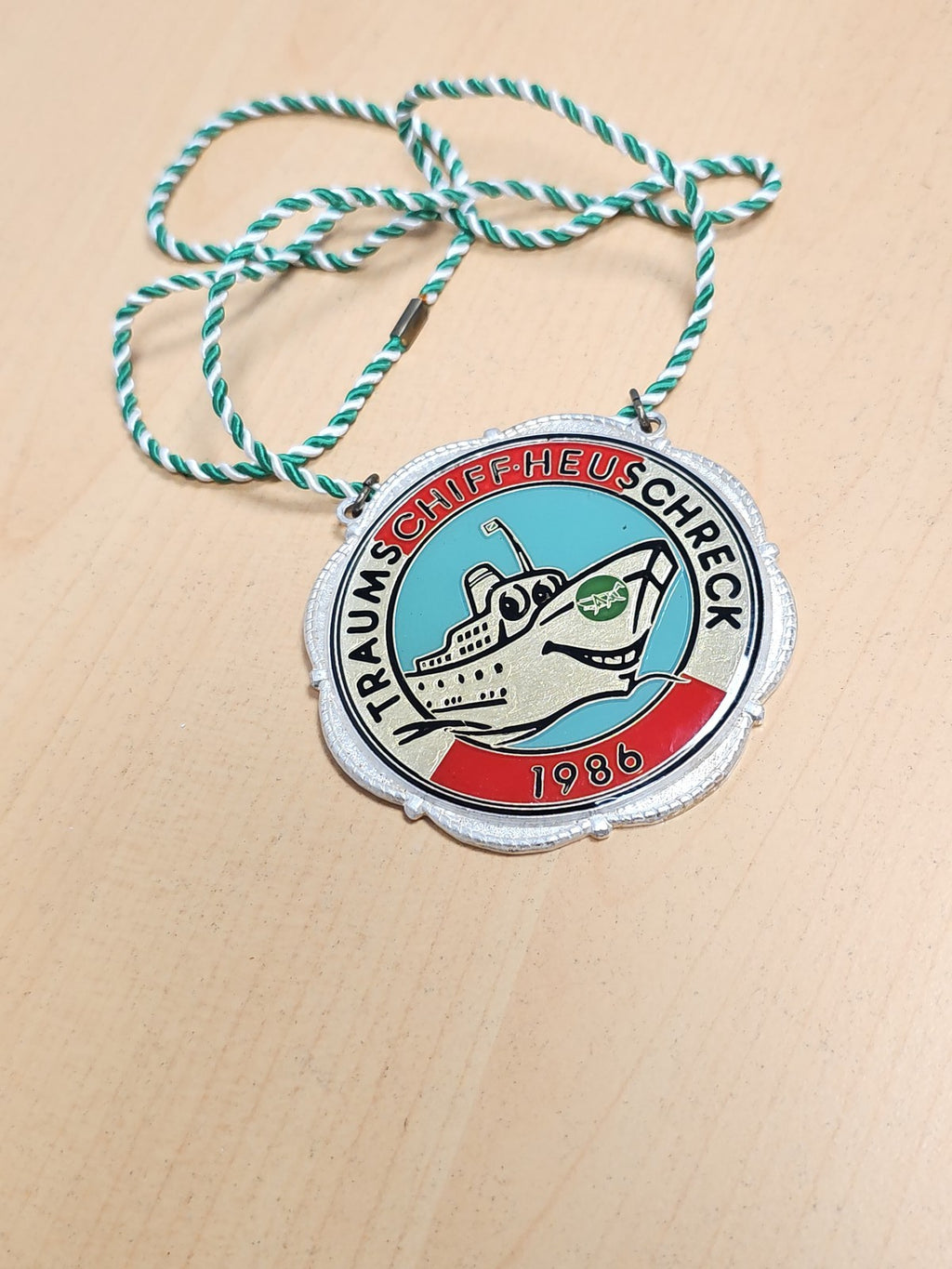 Médaille ancienne rétro Traums Chiff Heus Schreck 1986 collection vintage