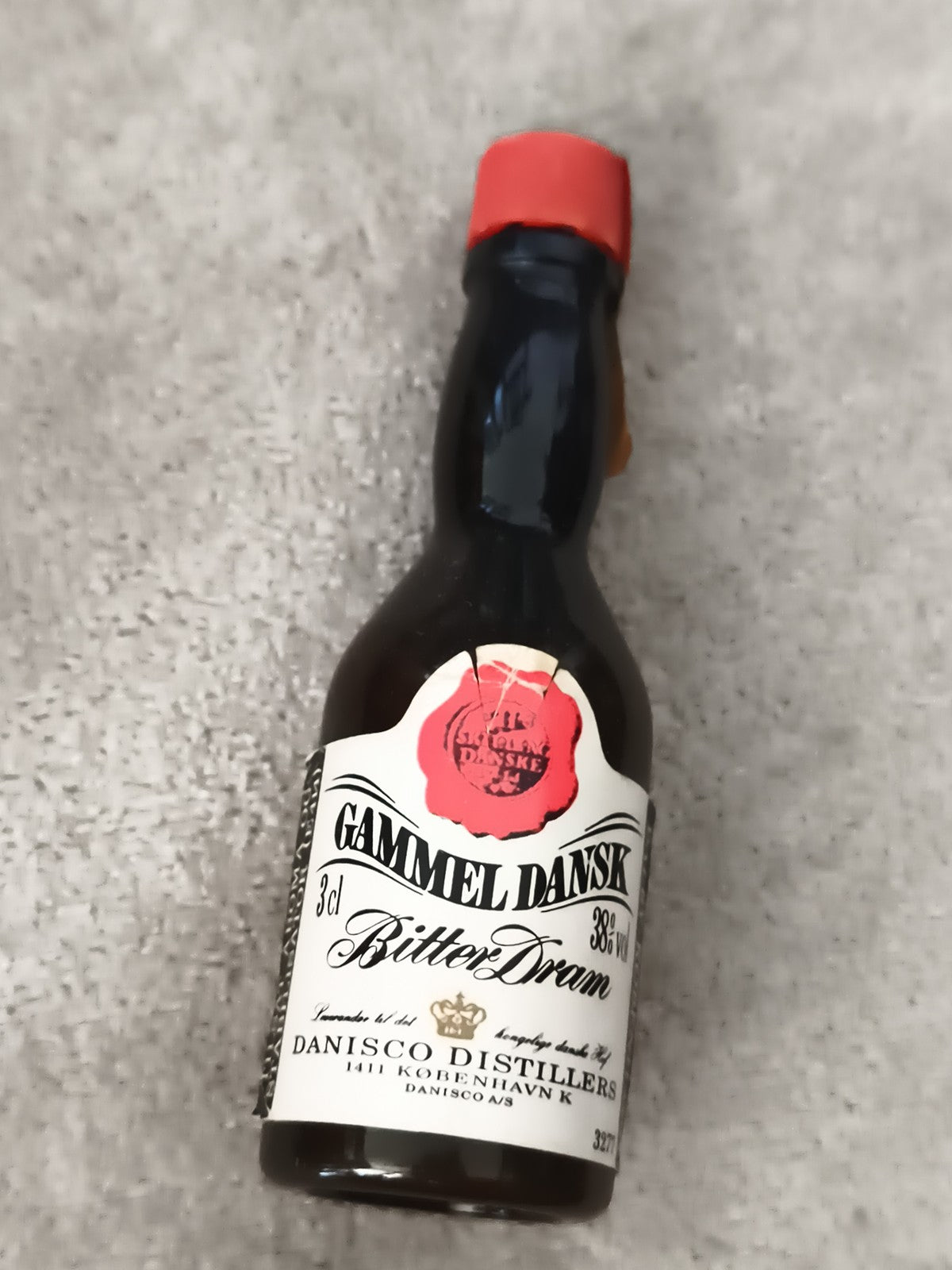 Miniature alcool Gammel Dansk Bitter Dram 3cl Danisco Distillers 38% bouchon rou