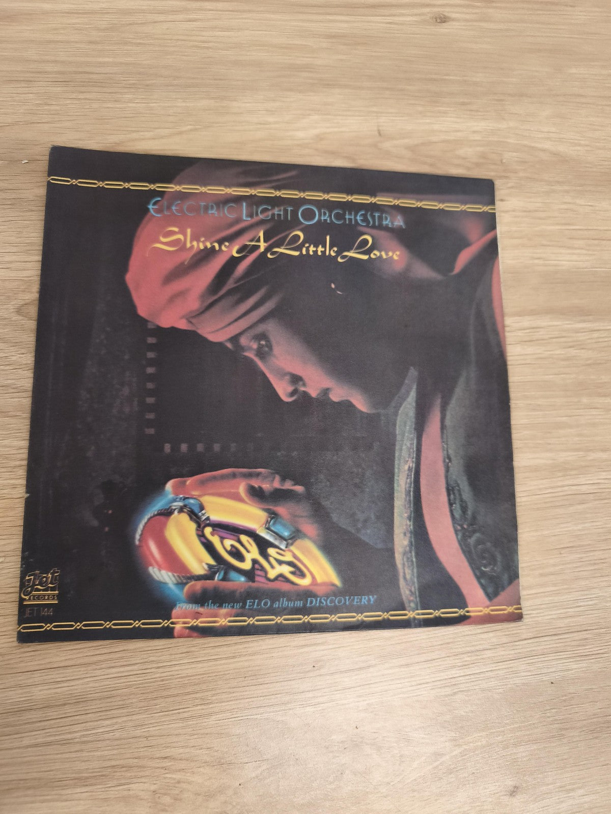 Vinyle 45T Electric Light Orchestra Shine A Little Love pochette illustrée (Ref