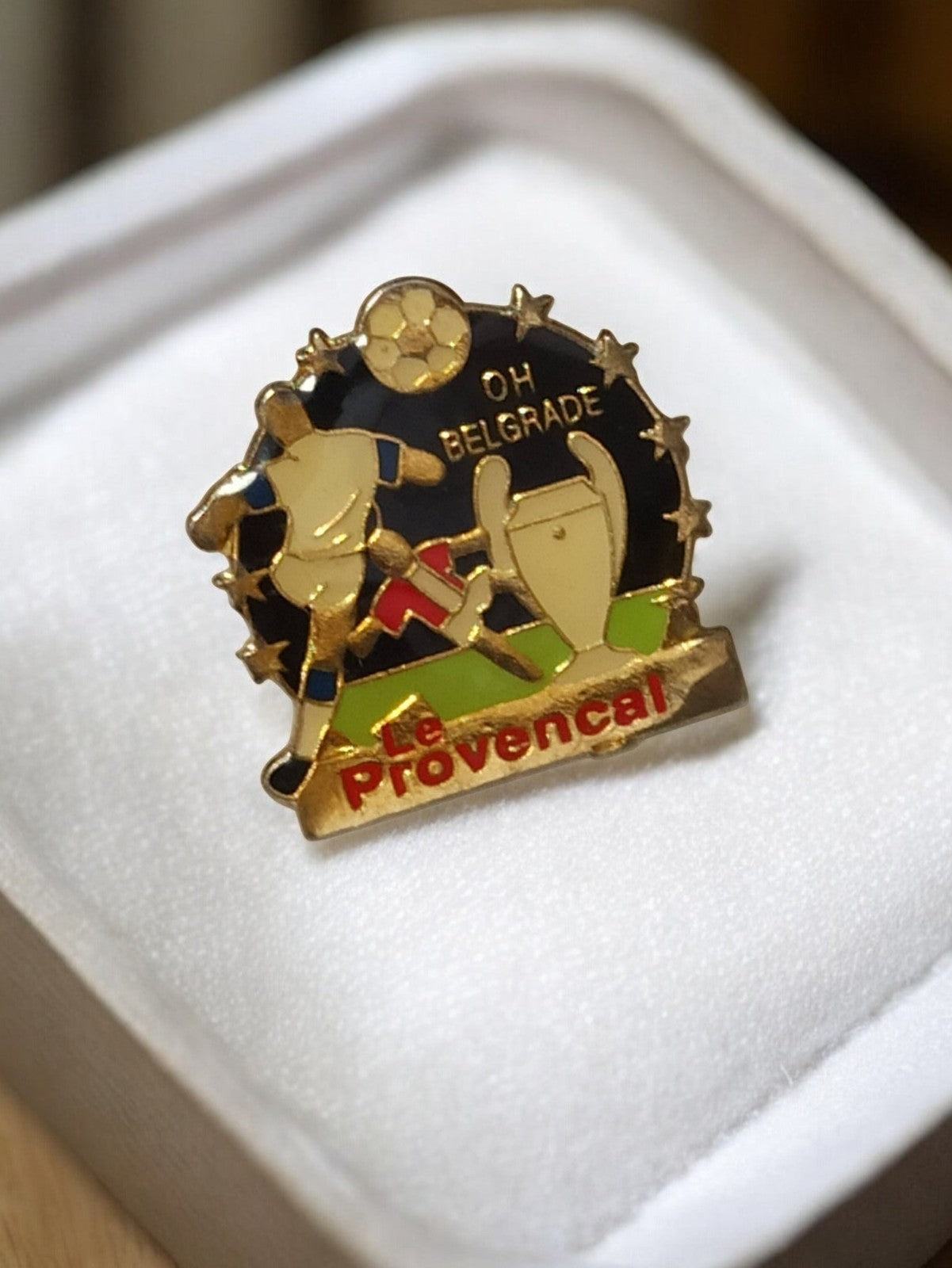 Pin's vintage OM Belgrade Le Provençal badge ancien Olympique Marseille foot