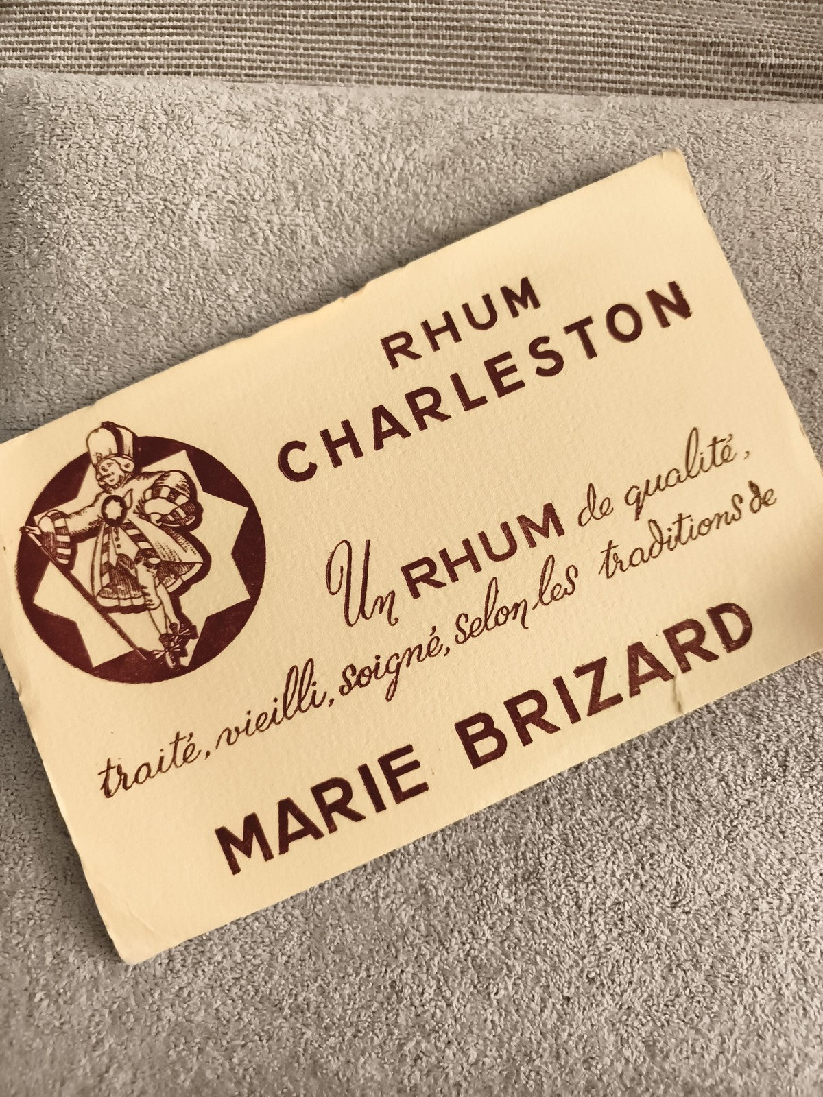 Étiquette RHUM CHARLESTON Marie Brizard, papier, graphisme ancien, philatélie