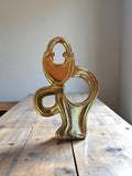 Pendentif vintage années 50 métal doré design abstrait bijouterie rétro