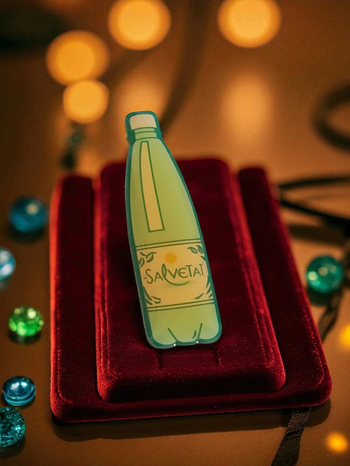 Pin's bouteille Salvetat vintage publicitaire rare années 90 badge eau minérale