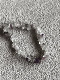 Bracelet pierres naturelles éclats translucides et violets, bijou fantaisie