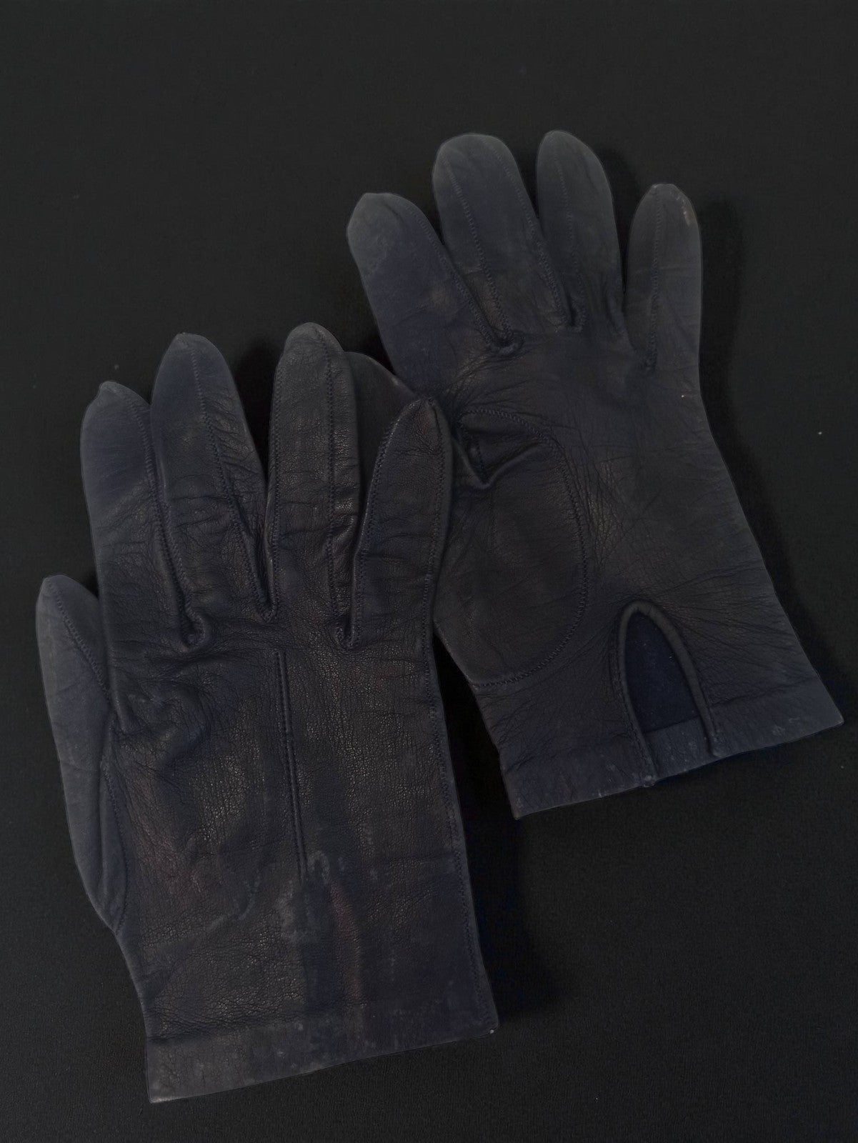 Paire de gants vintage cuir noir ancien rétro années 1950 accessoire mode