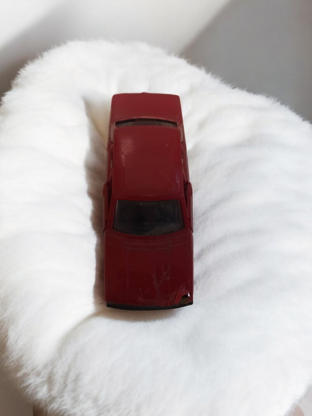 Voiture miniature Peugeot 604 Norev rouge vintage rétro ancien modèle