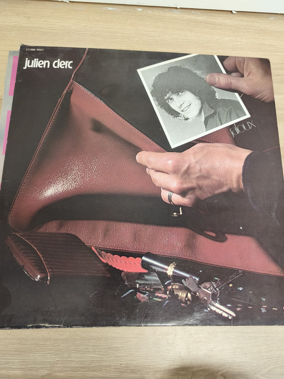 Vinyle 33 tours Julien Clerc ? Jaloux pochette photo main et sac bordeaux