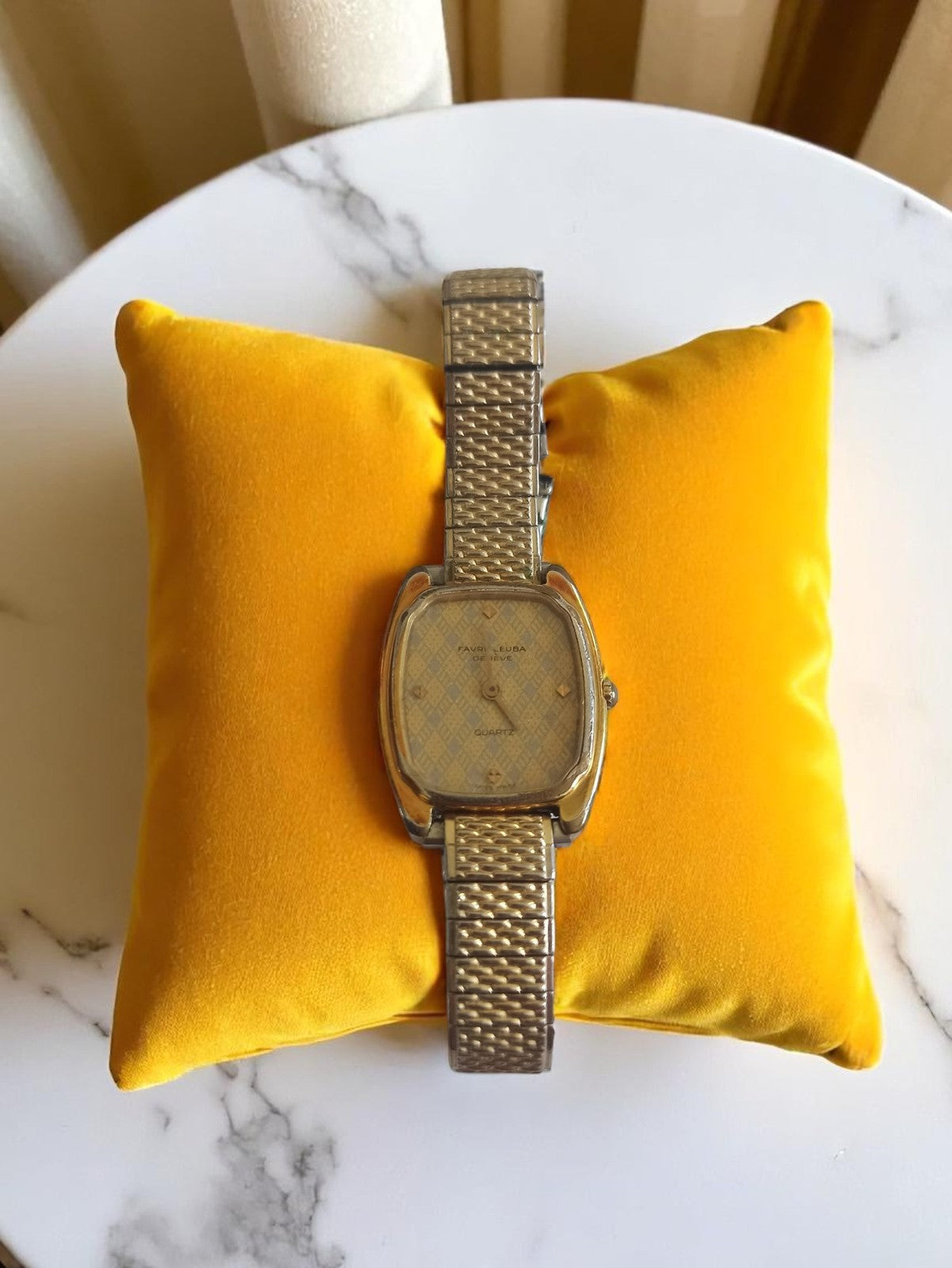 Montre femme Favre-Leuba Genève vintage, cadran motif, bracelet métal, quartz