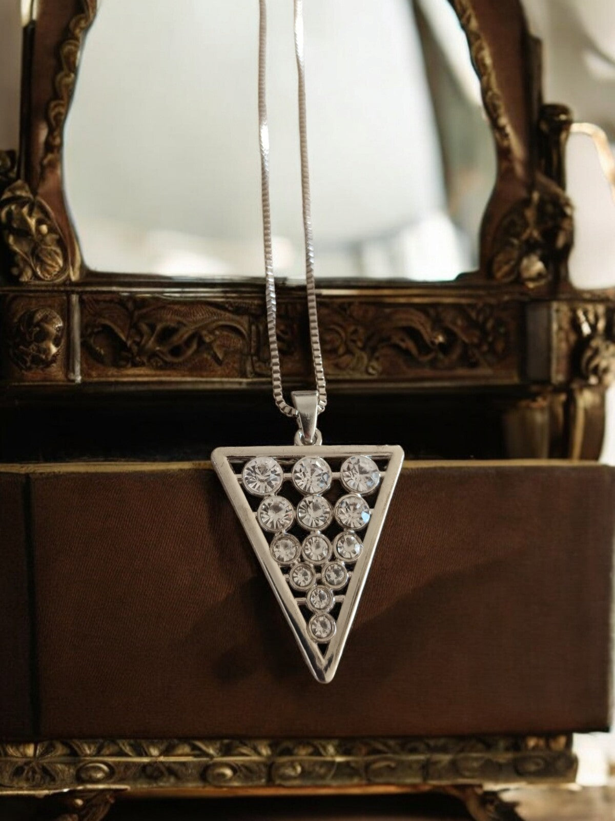 Collier pendentif triangle strass vintage, bijou fantaisie élégant rétro