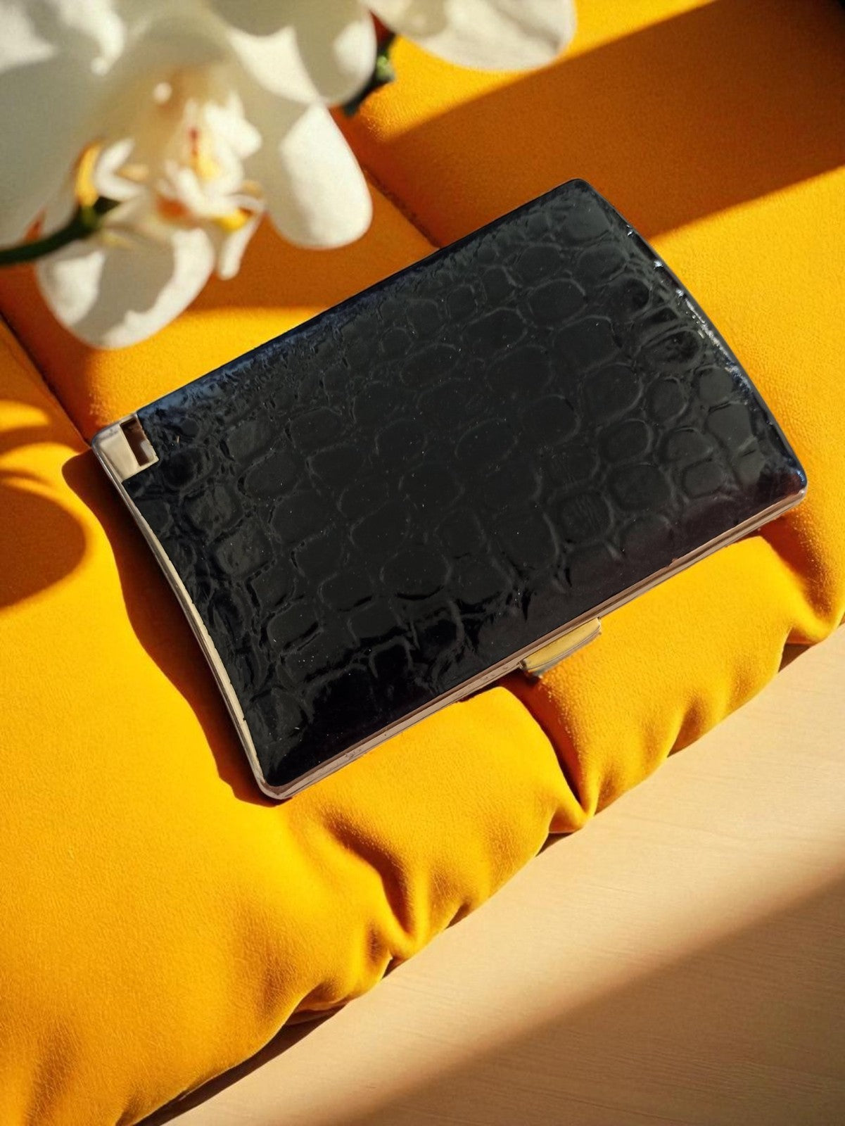 Étui porte-cigares vintage bois, aspect croco noir, accessoire rétro fumeur