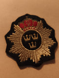 Écusson brodé ancien motif couronne dorée insigne étoilé militaire vintage