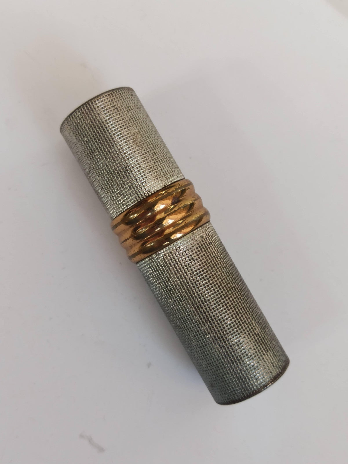Étui à rouge à lèvres vintage rétro, aspect métal doré et argenté, ancien porte-