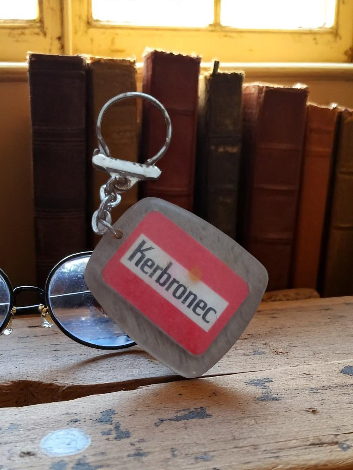 Porte-clés Kerbronec vintage publicitaire métal ancien, logo rétro, keyring