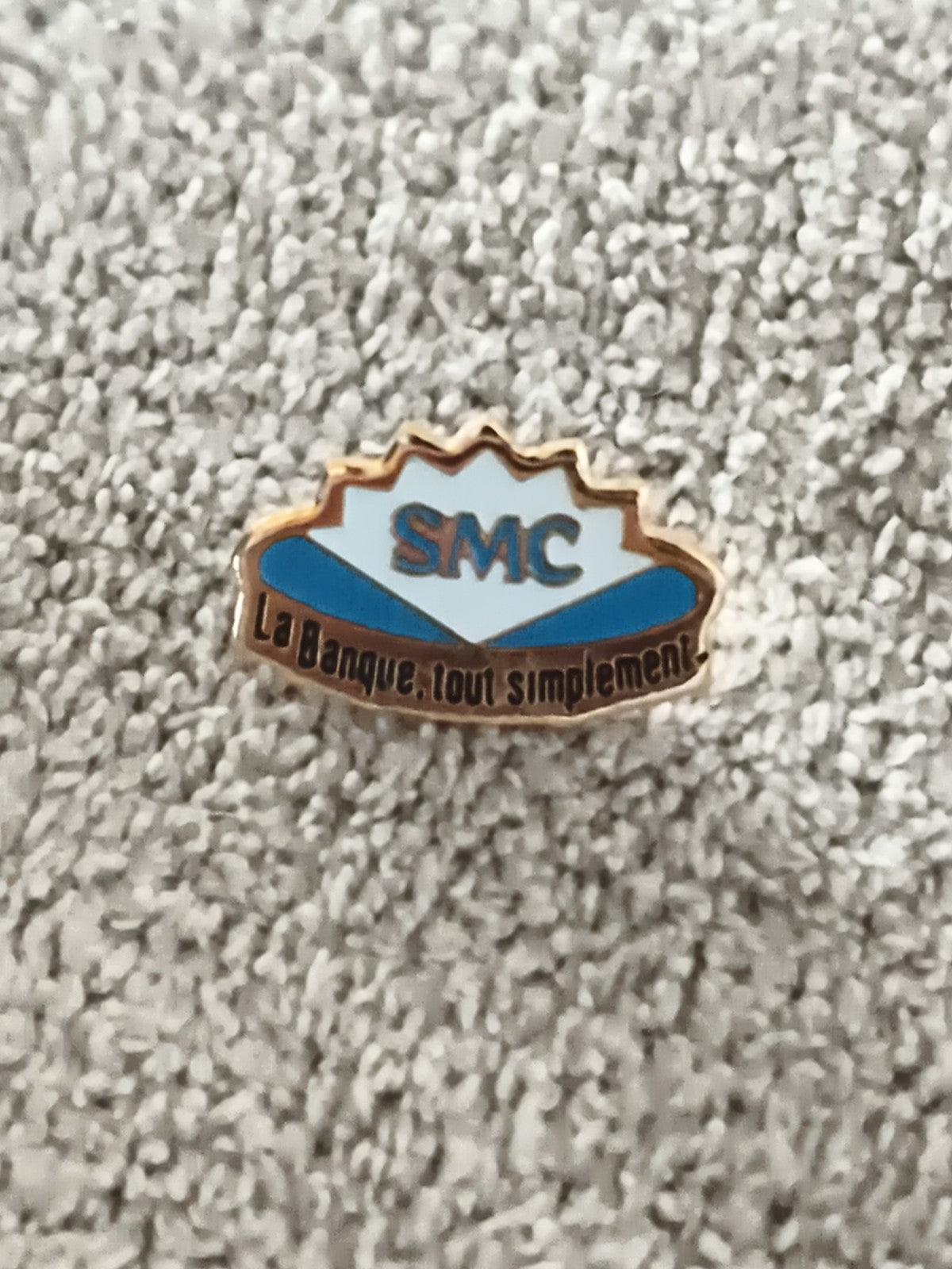 Pin's vintage SMC banque, logo émaillé, La Banque tout simplement