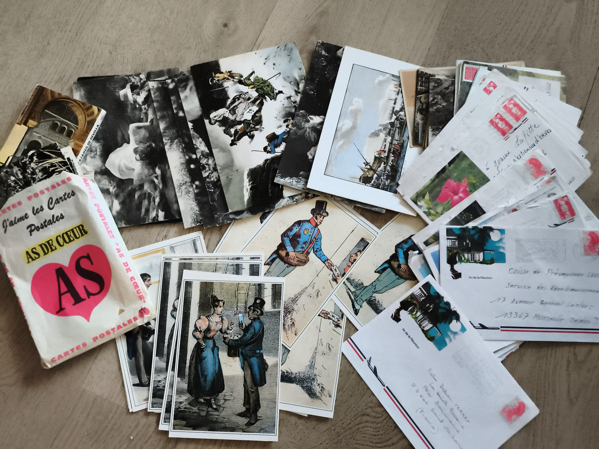 Lot cartes postales anciennes & modernes + enveloppes timbrées philatélie