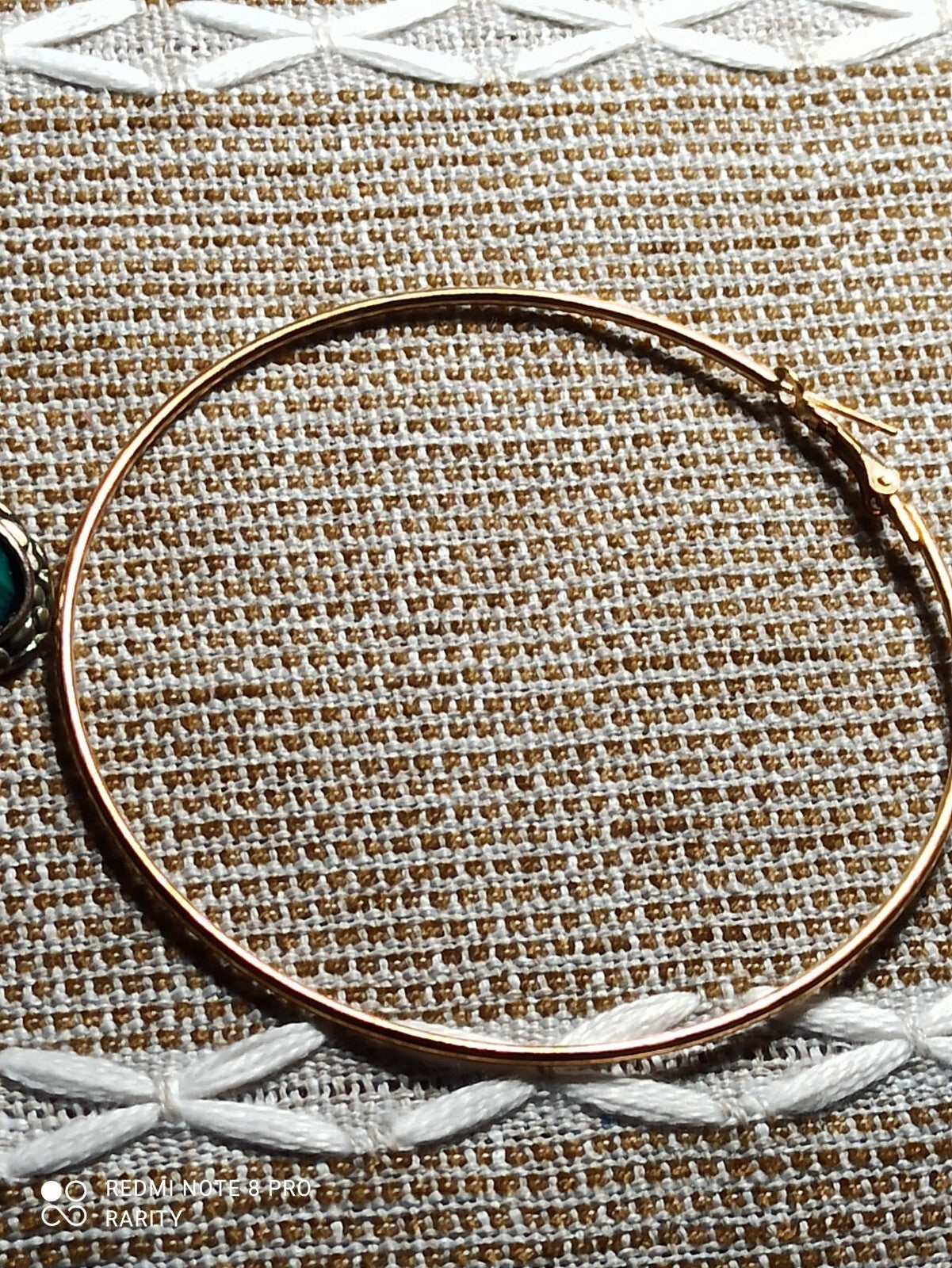 Lot vintage boucles d?oreilles fantaisie dépareillées, doré noir, bijou rétro