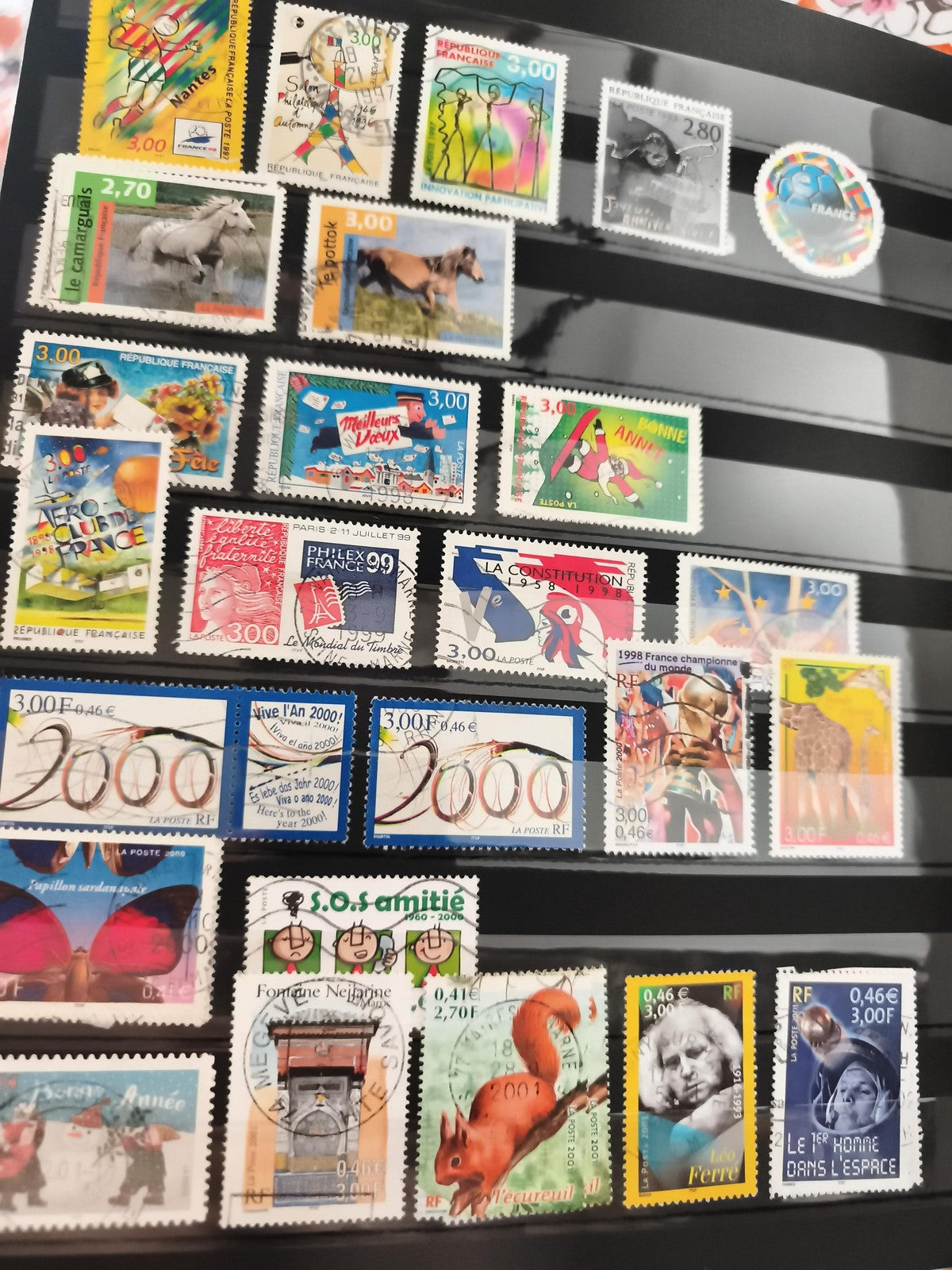 Anciens timbres France oblitérés années 90-2000 thématique animaux, espace, spor