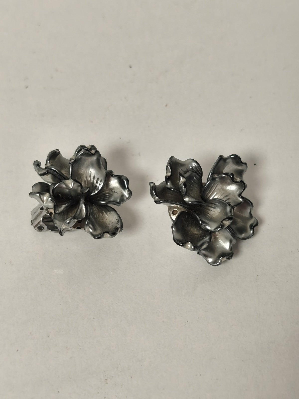 Paire de boucles d?oreilles rétro vintage ancien, bijou original pour collection