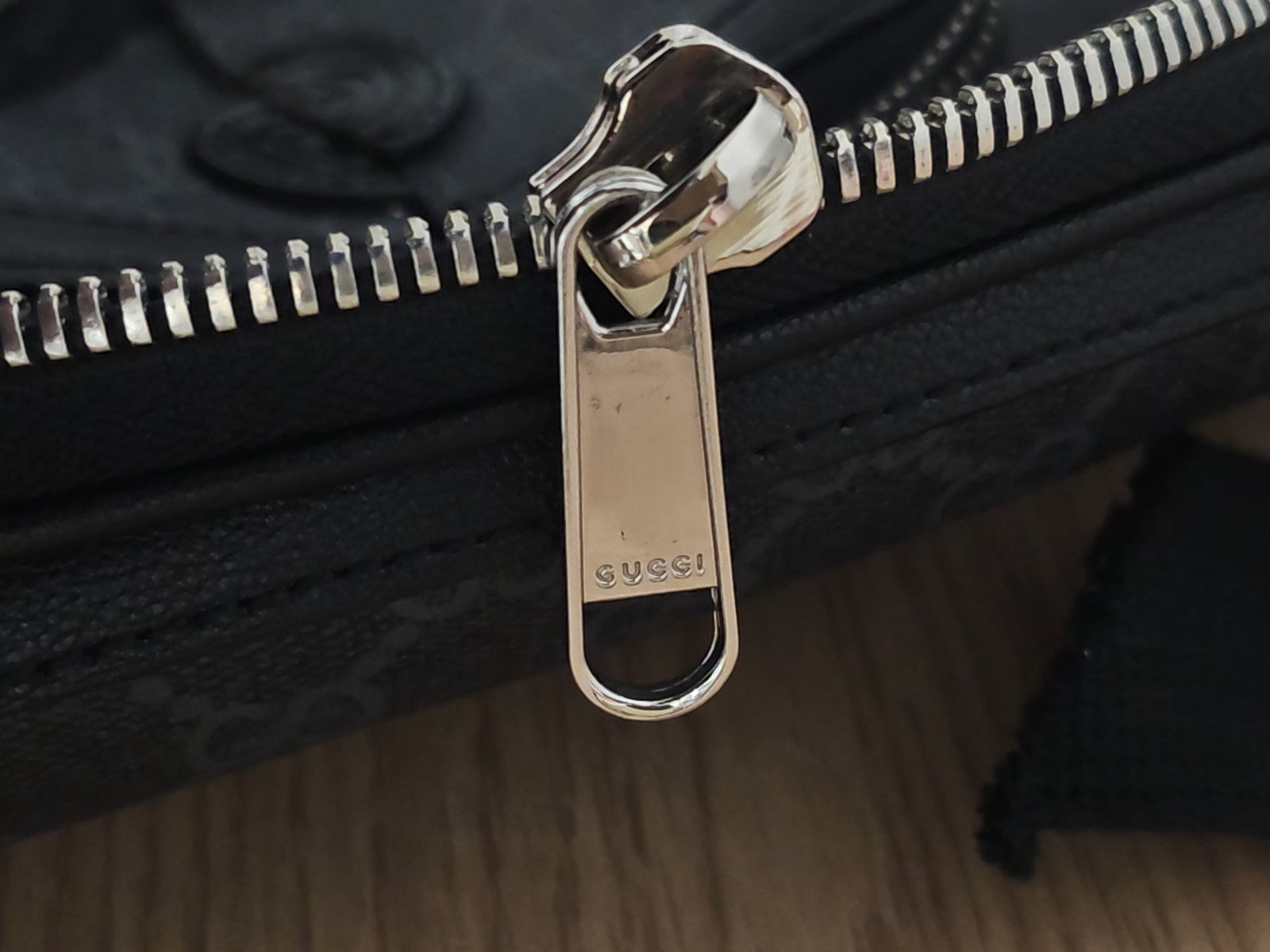 Sac bandoulière authentique Gucci pour pièces à restaurer