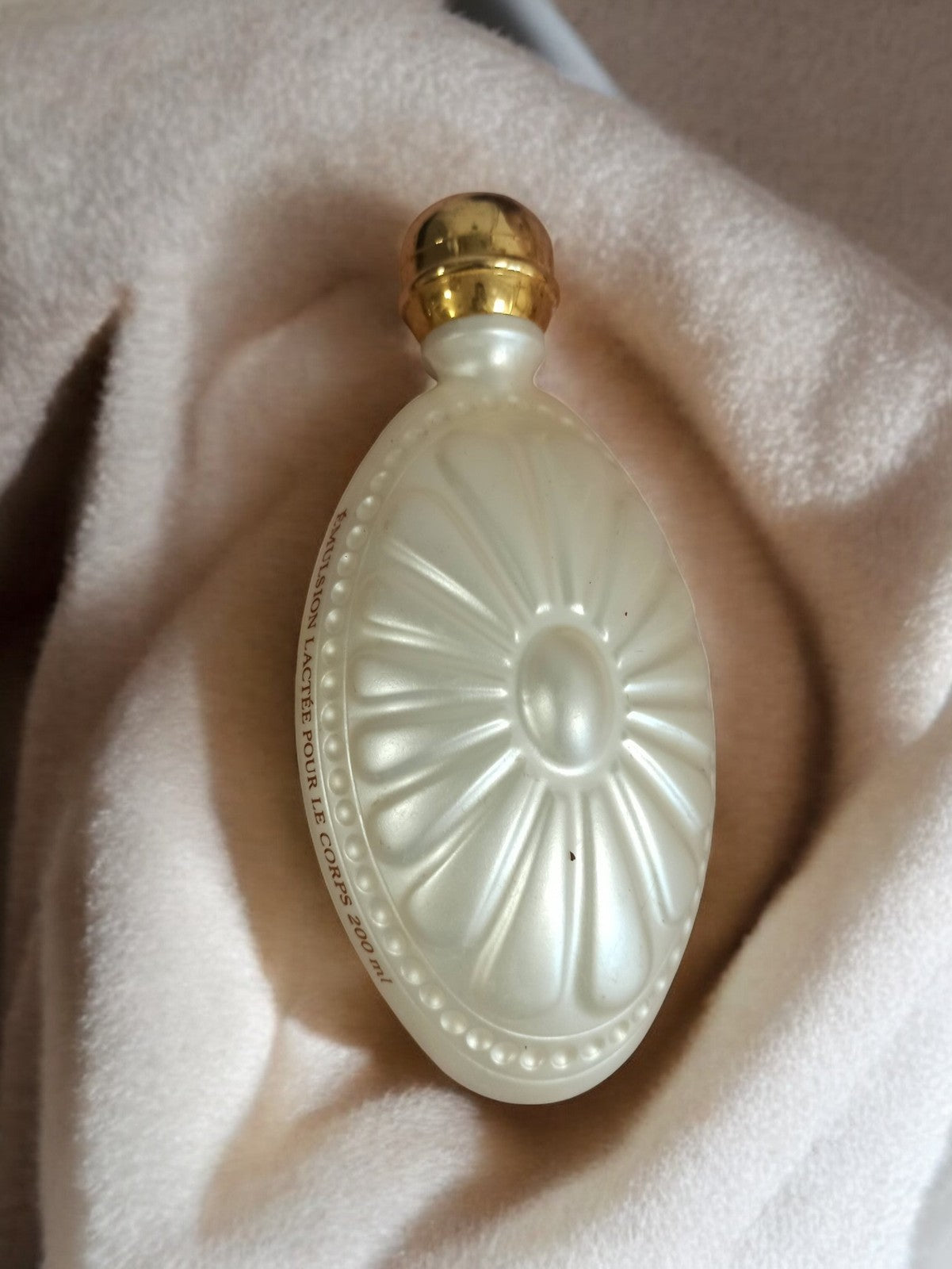 Flacon factice parfum vintage nacré bouchon doré déco rétro ancien