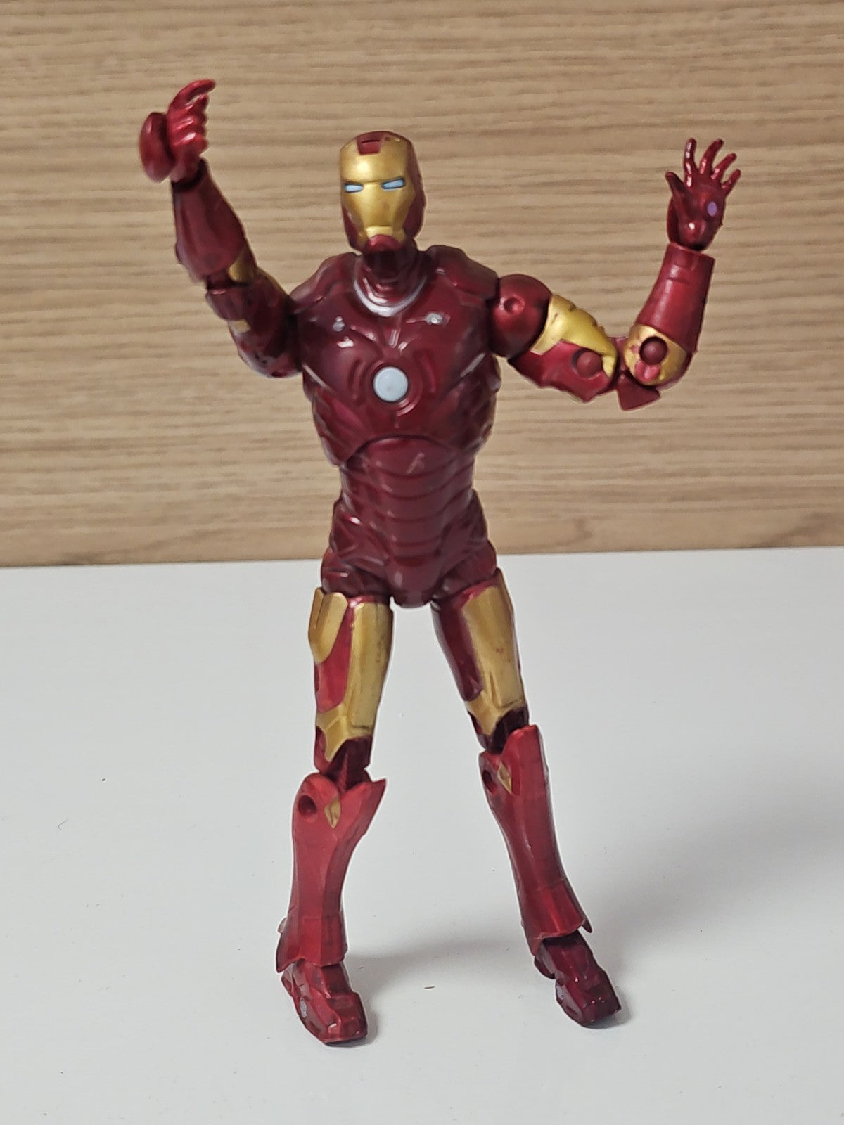 Figurine Marvel Legends Iron Man Mark III 2008 articulée 15cm super-héros film