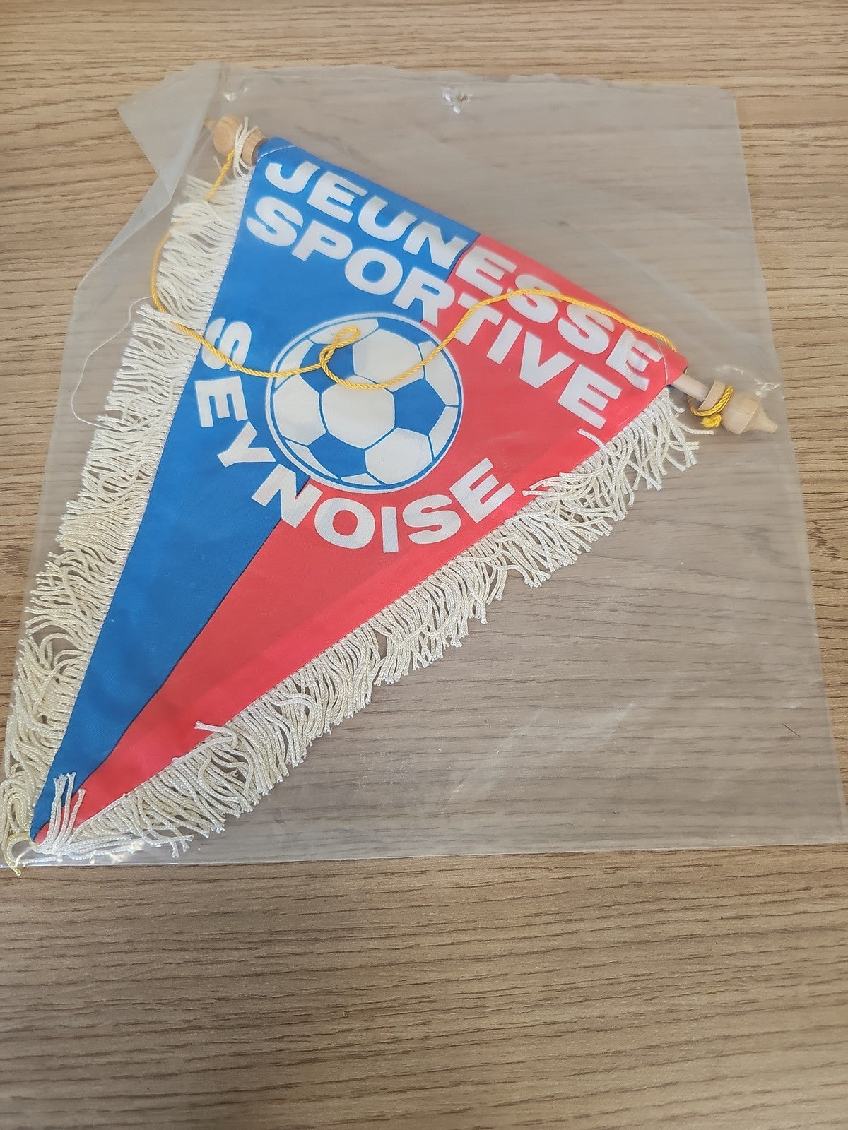 Fanion vintage football Jeunesse Sportive Seynoise bleu rouge rétro ancien