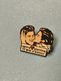 Pin's vintage Centre Valentine Marseille 10 ans d'amour, couple, c?ur