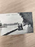 Ancienne CPA Auxerre bords de l?Yonne promenade élégante vintage rare