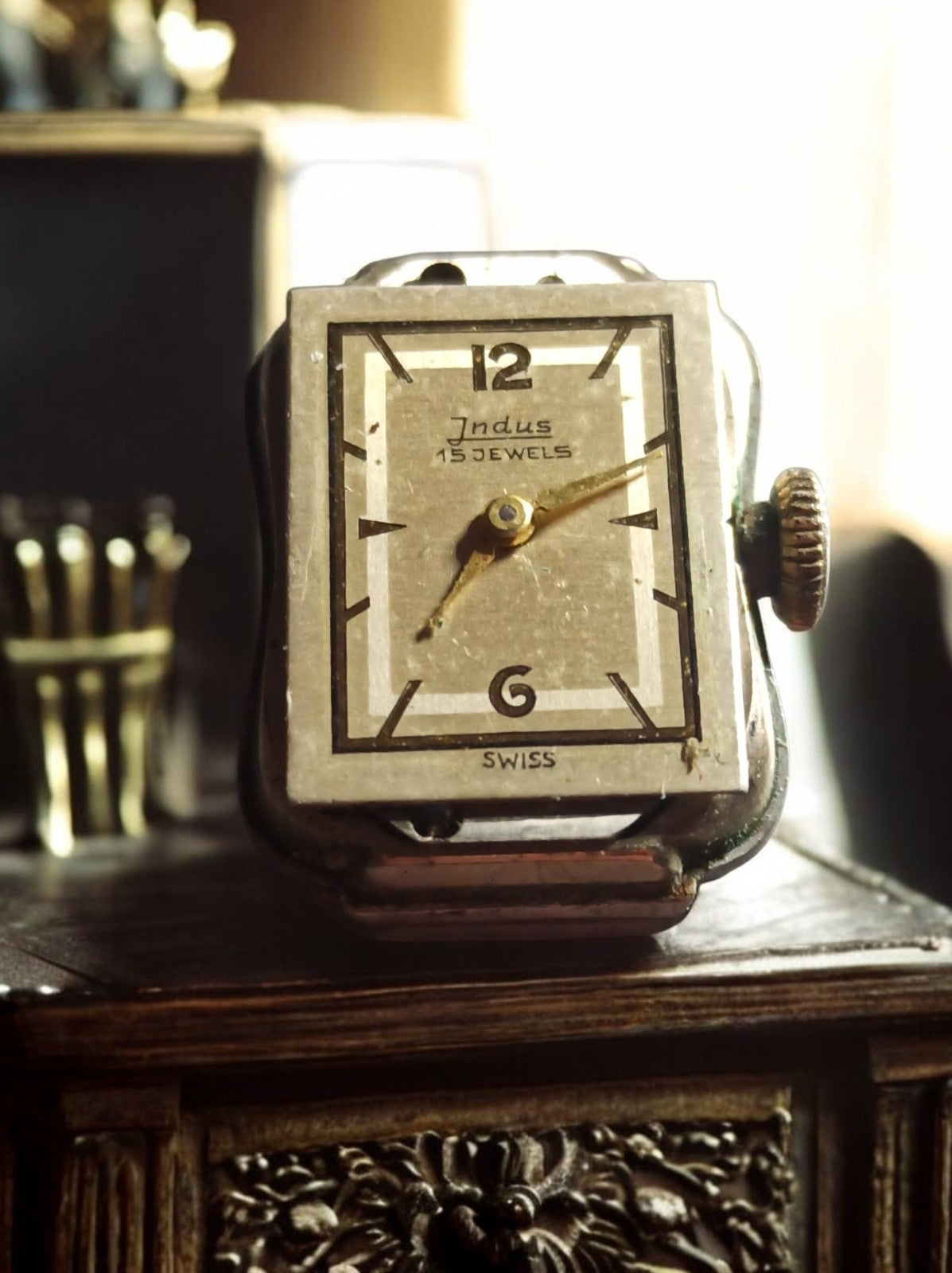 Montre mécanique vintage Indus Swiss 15 jewels rectangulaire hors service