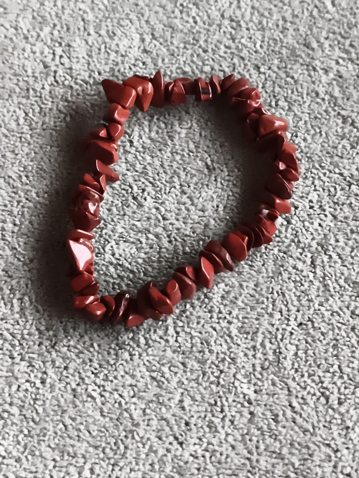 Bracelet pierres naturelles rouges, perles irrégulières, bijou élastique femme