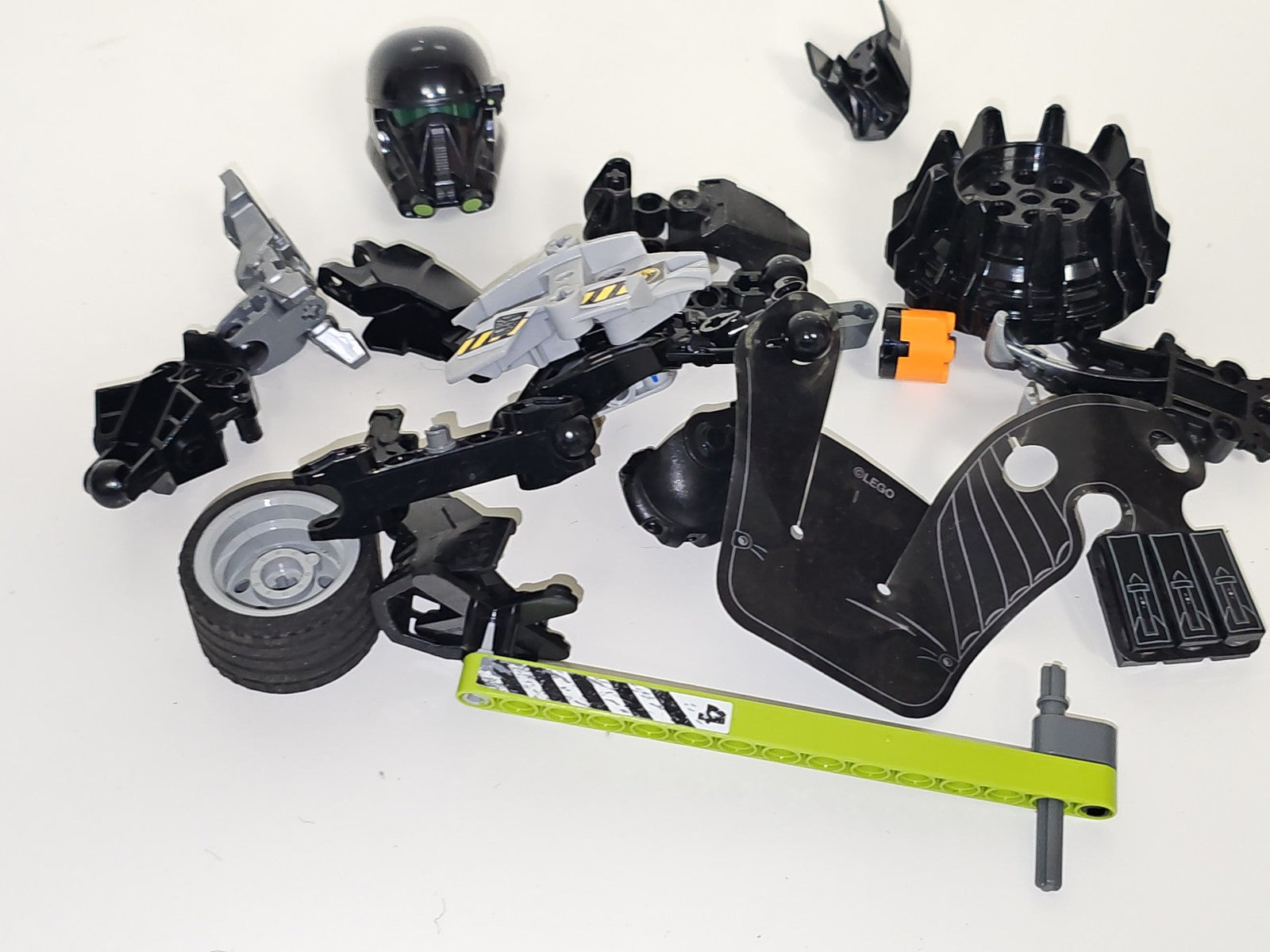 Lego Hero Factory Thunder + Set Star Wars incomplet vrac figurines pièces