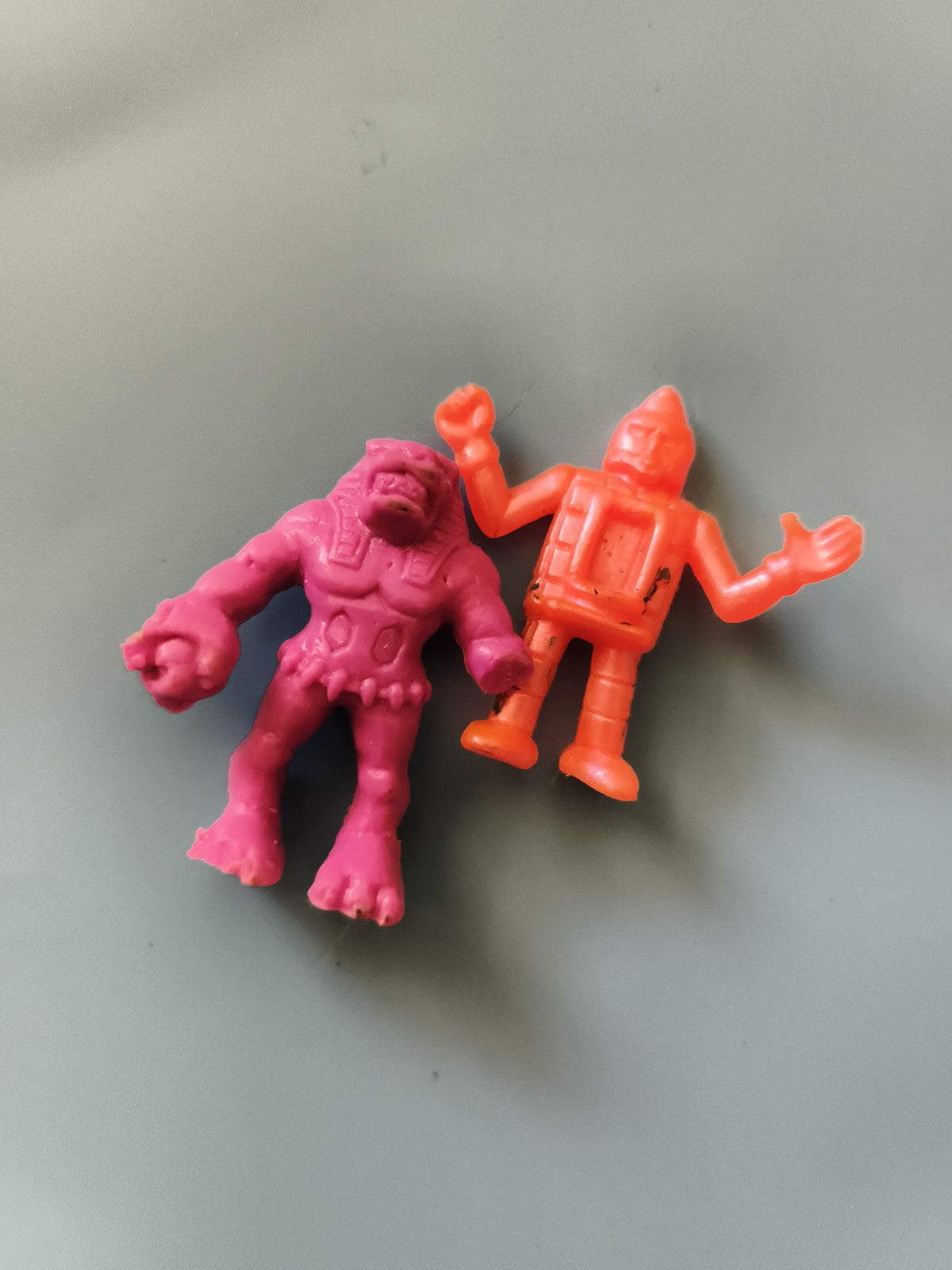 Figurines miniatures Sentai style vintage monobloc rose orange robot monstre