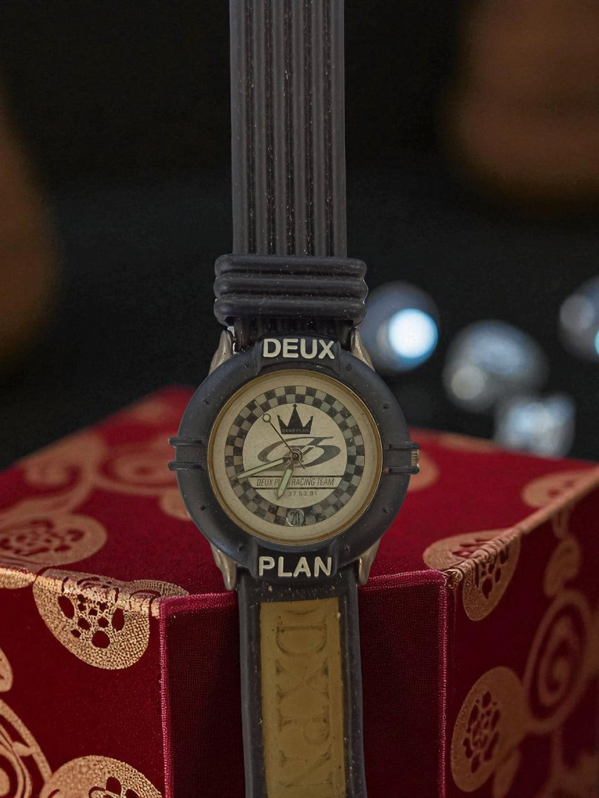 Montre vintage homme Deux Plan Racing Team ancien modèle à pile rare rétro