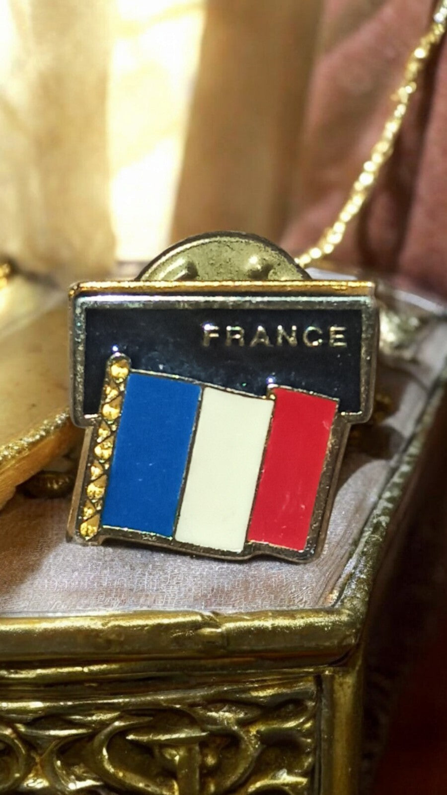 Pin's émaillé drapeau France vintage, tricolore, badge ancien rare