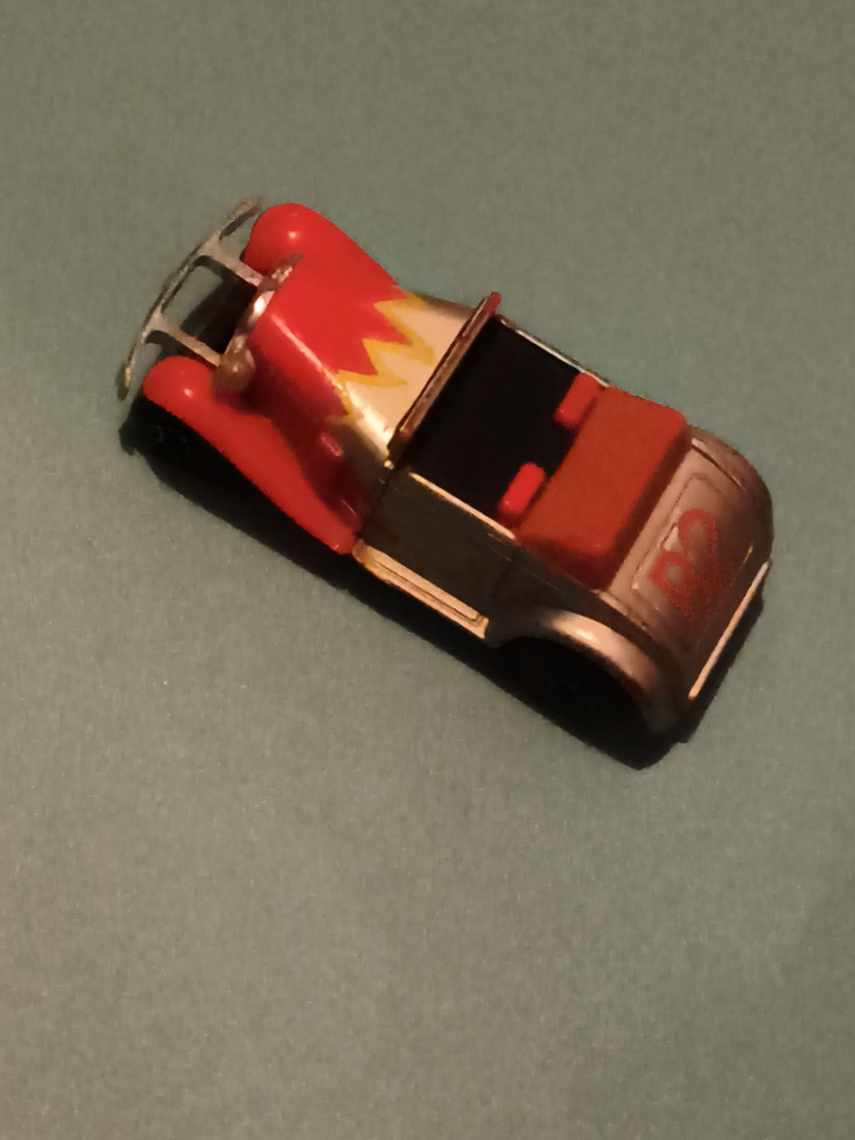 Voiture miniature décapotable rouge grise flamme jouet métal peint