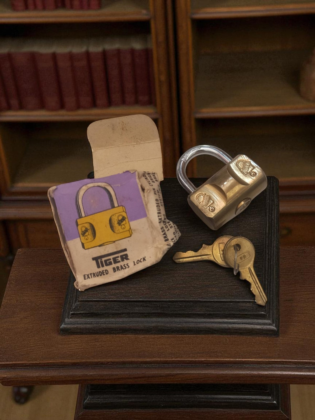 Cadenas ancien Tiger vintage avec clés, laiton, boîte d’origine rétro sécurité
