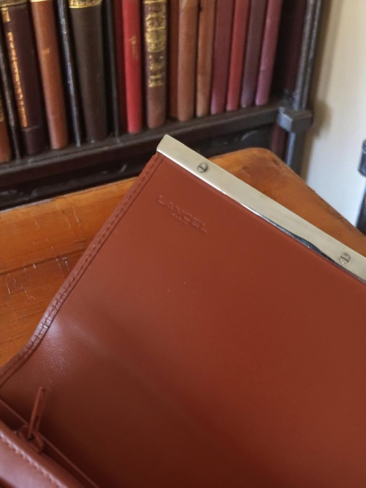 Portefeuille Lancel femme vintage cuir marron, élégant porte-monnaie rétro