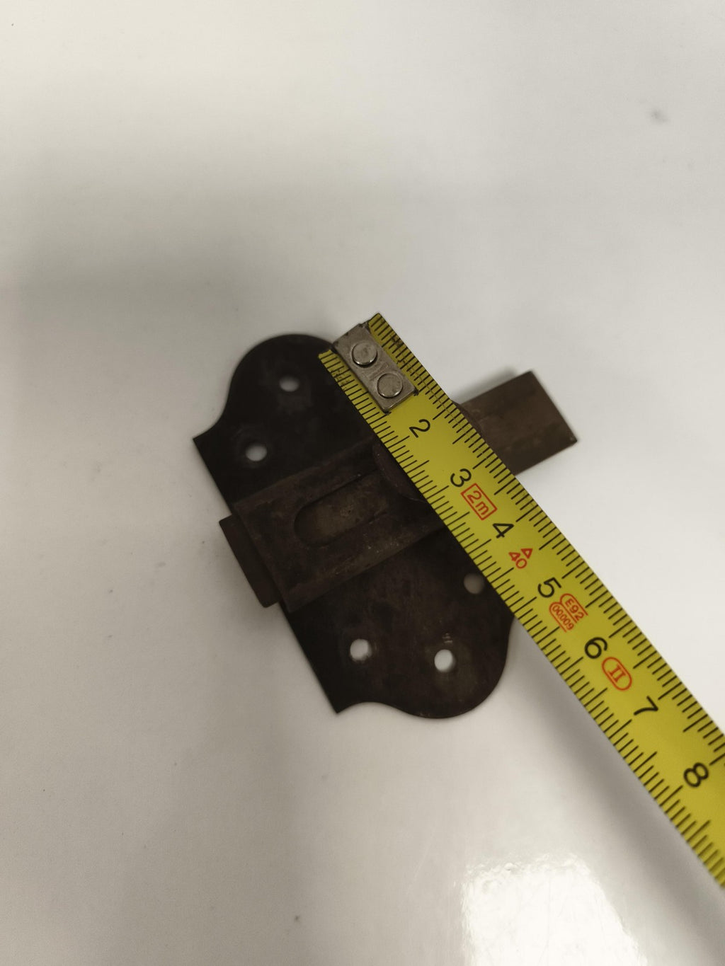 Verrou ancien porte – loquet rustique, ferrure vintage, aspect patiné