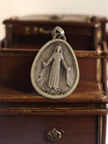 Pendentif religieux catholique vintage en métal, médaille Vierge Miraculeuse