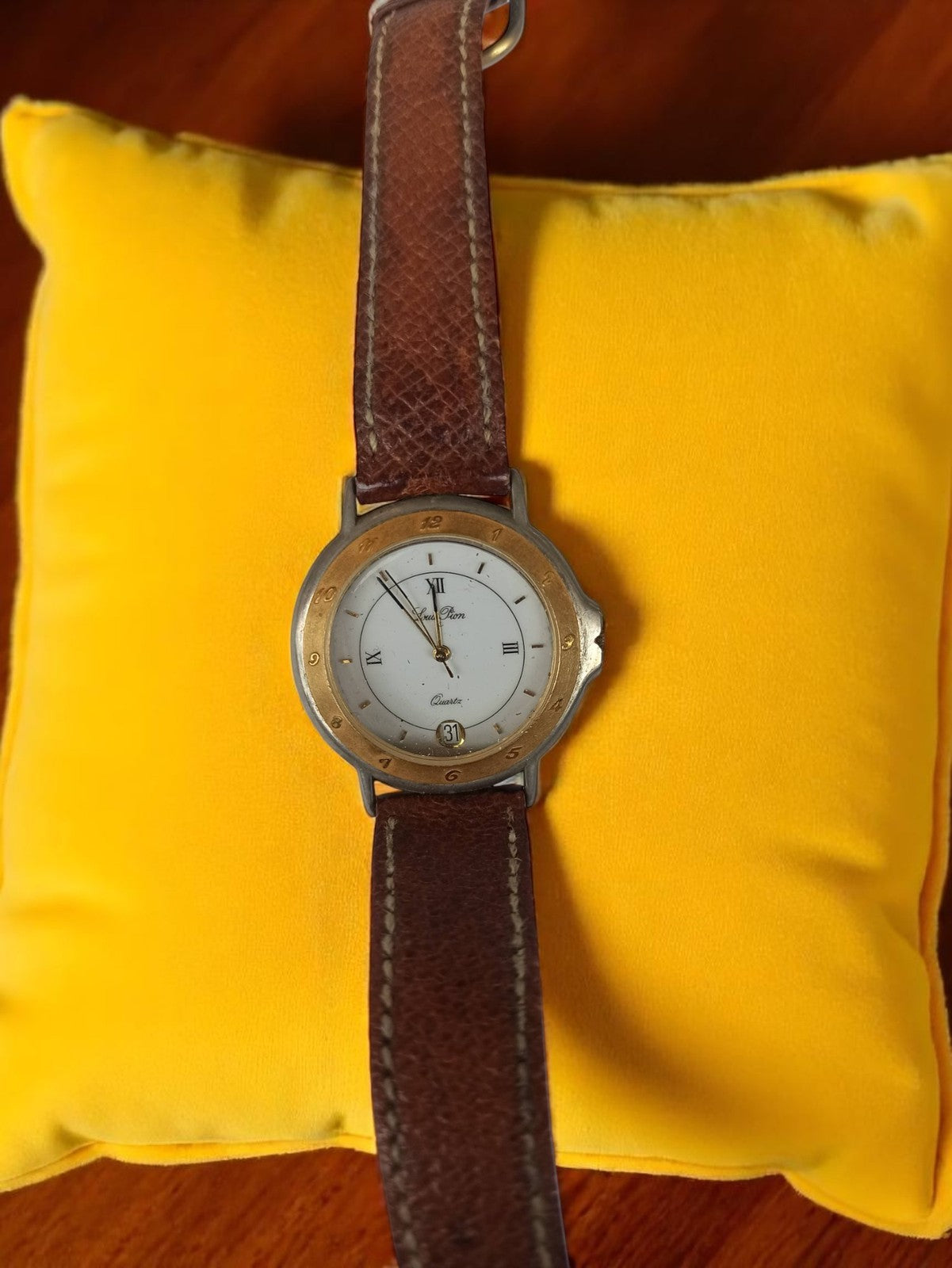 Montre vintage Louis Pion quartz mixte cadran blanc bracelet marron