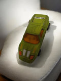 Véhicule miniature vintage Mercedes vert, Bell Huey, voiture rétro ancienne