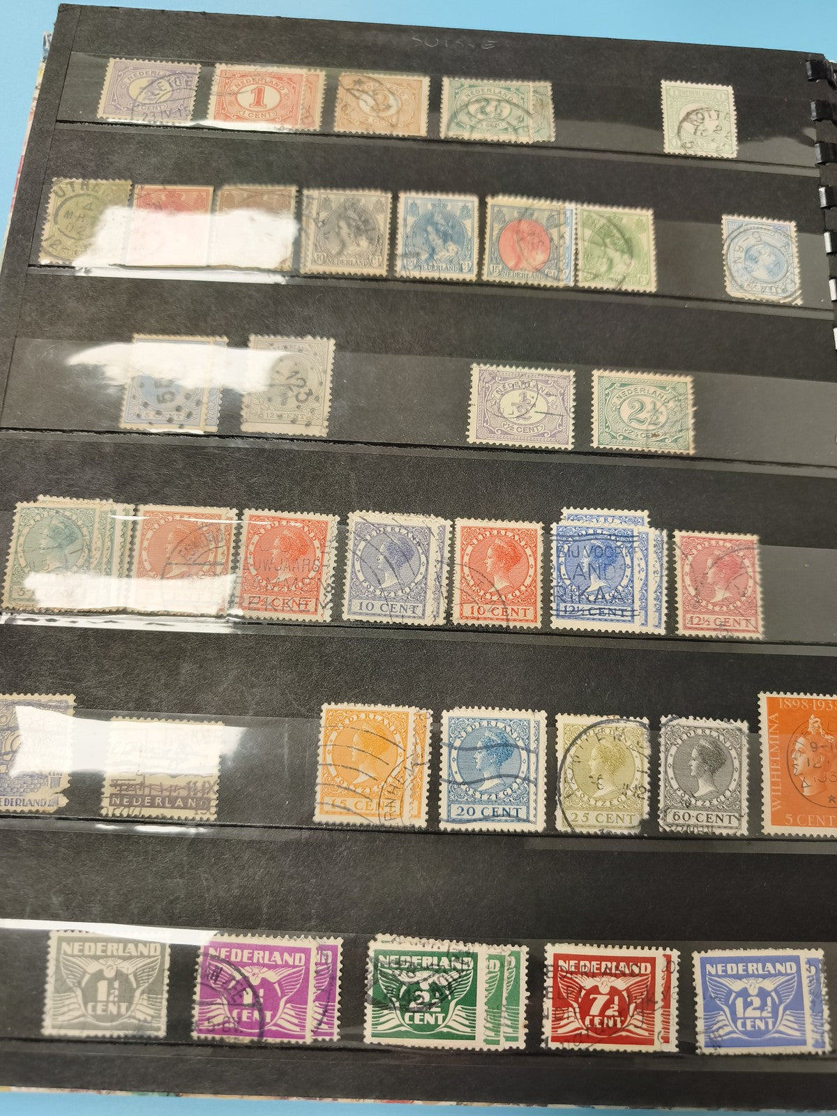 Lot anciens timbres oblitérés Hollande collection philatélie couleurs variées