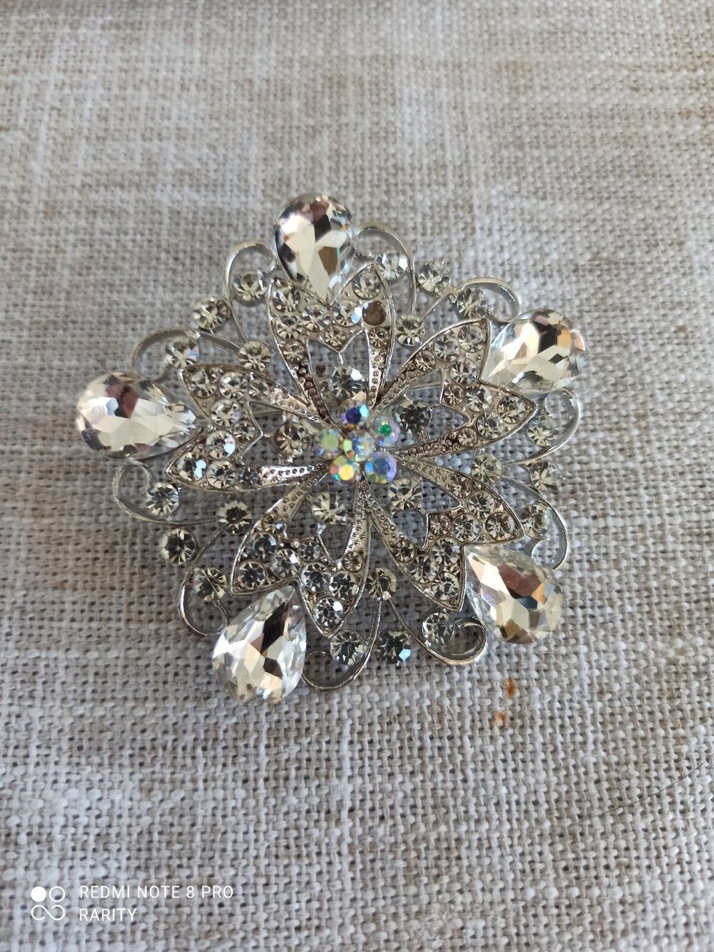 Broche vintage strass cristal transparent – Bijou floral élégant rétro